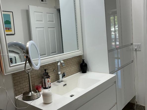 3475 N Country Club Dr 116, Aventura FL 33180