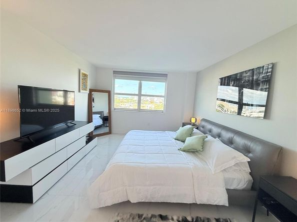 90 Alton Rd 909, Miami Beach FL 33139