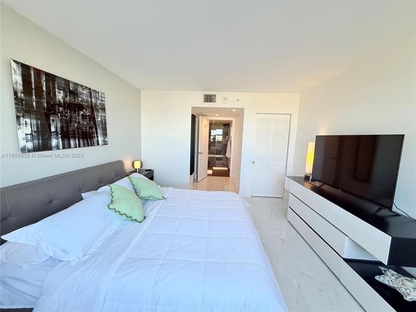 90 Alton Rd 909, Miami Beach FL 33139