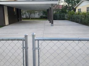 3930 NW 185th St, Miami Gardens FL 33055