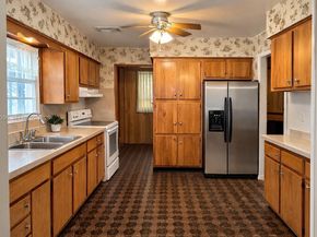 3930 NW 185th St, Miami Gardens FL 33055