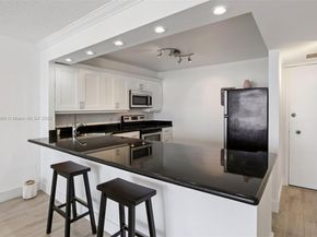 427 Golden Isles Dr 11F, Hallandale Beach FL 33009