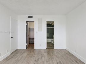 427 Golden Isles Dr 11F, Hallandale Beach FL 33009