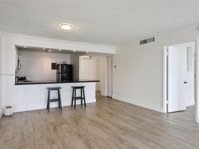 427 Golden Isles Dr 11F, Hallandale Beach FL 33009