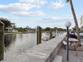 427 Golden Isles Dr 11F, Hallandale Beach FL 33009