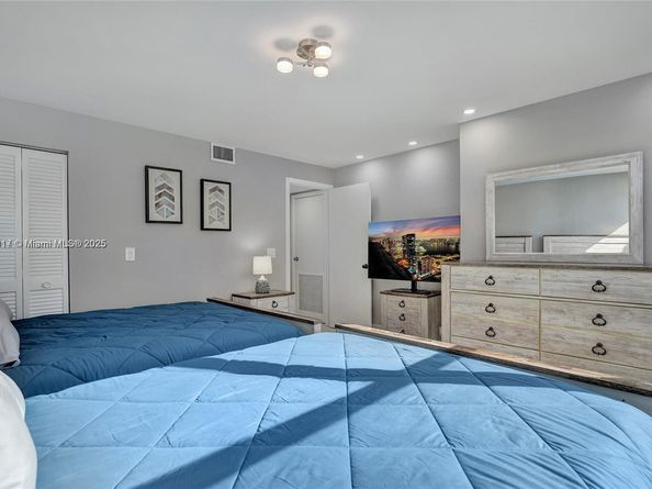 2301 S Ocean Dr 1007, Hollywood FL 33019