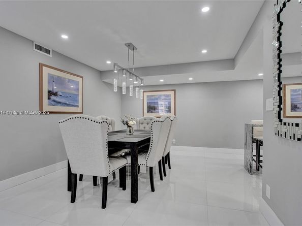 2301 S Ocean Dr 1007, Hollywood FL 33019