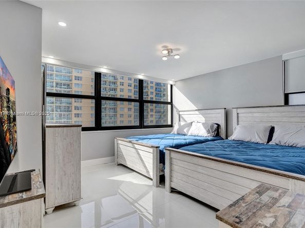 2301 S Ocean Dr 1007, Hollywood FL 33019