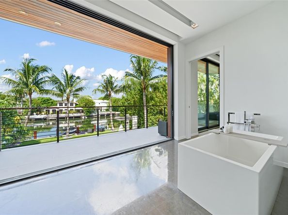4510 Prairie Ave, Miami Beach FL 33140