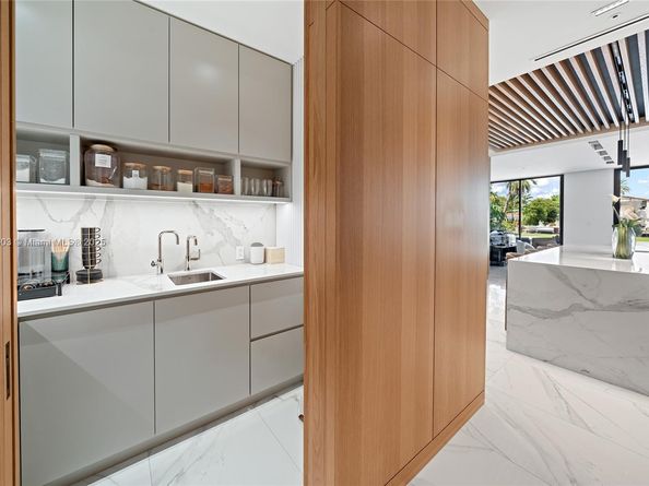 4510 Prairie Ave, Miami Beach FL 33140