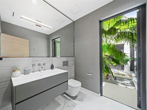 4510 Prairie Ave, Miami Beach FL 33140