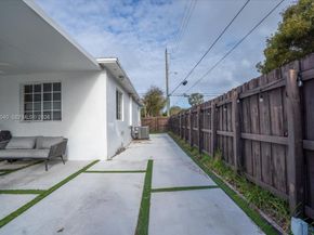 740 SW 7th Ave, Hallandale Beach FL 33009