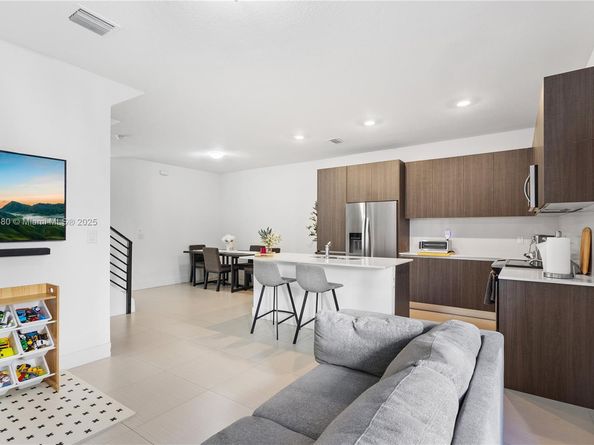 500 SW 91st Ave, Miami FL 33174