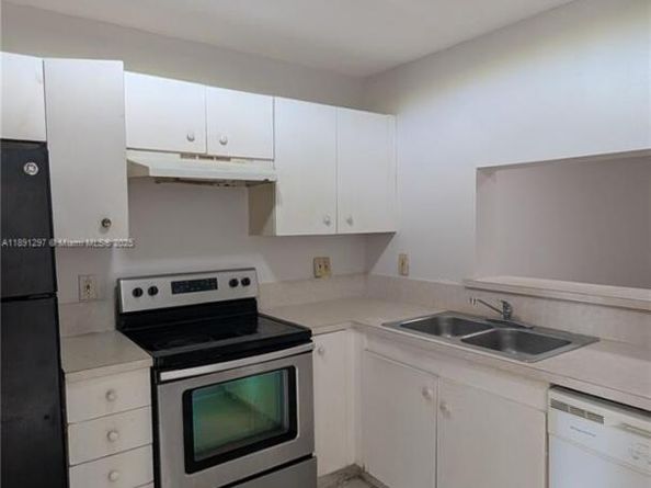 2421 NW 56th Ave 2102, Lauderhill FL 33313