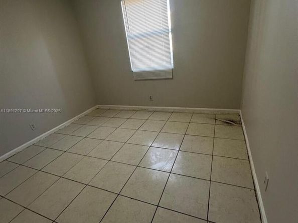 2421 NW 56th Ave 2102, Lauderhill FL 33313