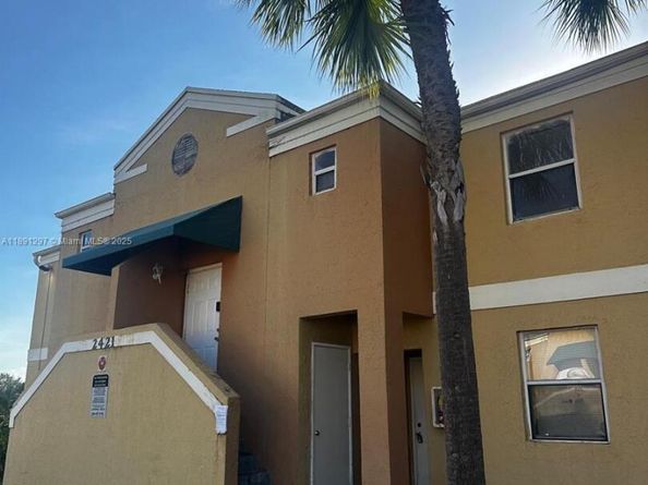 2421 NW 56th Ave 2102, Lauderhill FL 33313