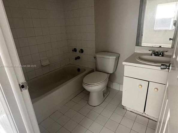 2421 NW 56th Ave 2102, Lauderhill FL 33313
