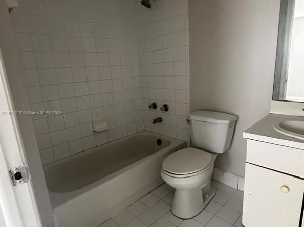2421 NW 56th Ave 2102, Lauderhill FL 33313