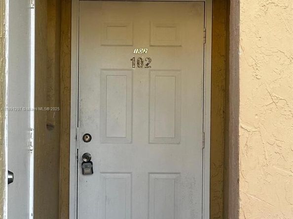 2421 NW 56th Ave 2102, Lauderhill FL 33313