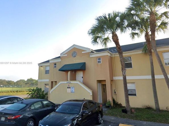 2421 NW 56th Ave 2102, Lauderhill FL 33313