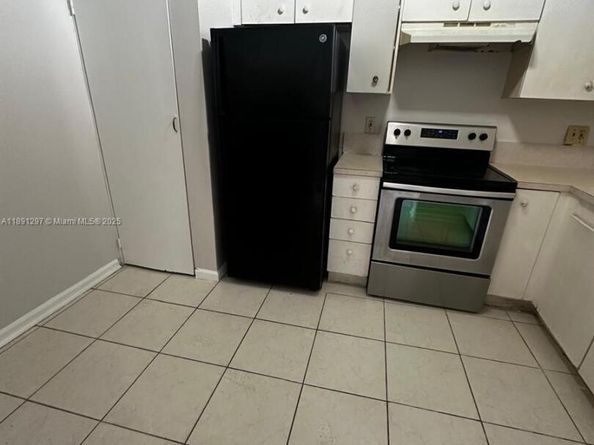 2421 NW 56th Ave 2102, Lauderhill FL 33313