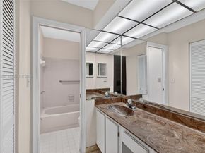 10424 NW 70th Ct, Tamarac FL 33321