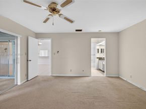 10424 NW 70th Ct, Tamarac FL 33321