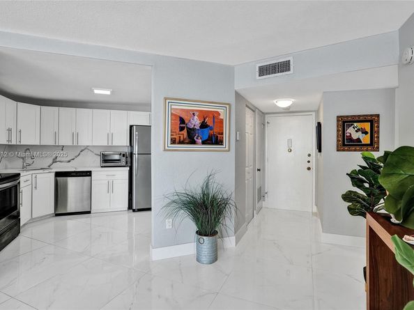 2750 NE 183rd St 2412, Aventura FL 33160