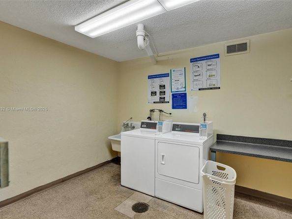 2750 NE 183rd St 2412, Aventura FL 33160