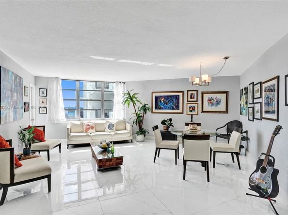 2750 NE 183rd St 2412, Aventura FL 33160