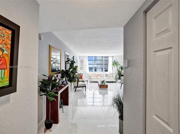 2750 NE 183rd St 2412, Aventura FL 33160