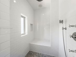 2701 N Bay Rd, Miami Beach FL 33140