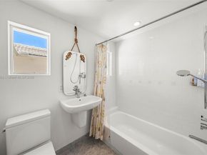 2701 N Bay Rd, Miami Beach FL 33140