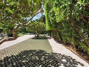 2701 N Bay Rd, Miami Beach FL 33140
