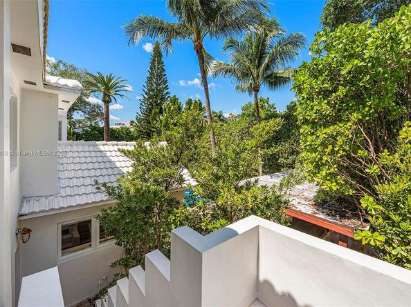 2701 N Bay Rd, Miami Beach FL 33140