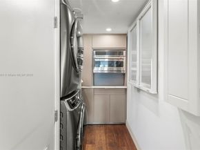 2701 N Bay Rd, Miami Beach FL 33140