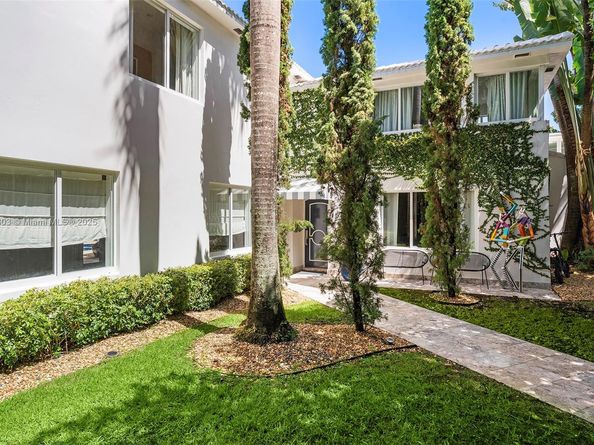2701 N Bay Rd, Miami Beach FL 33140
