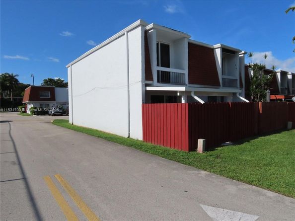 606 NW 107th Ave 11B, Miami FL 33172