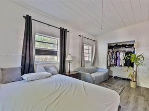 180 NW 59th St, Miami FL 33127