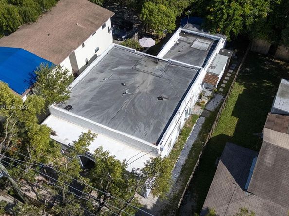 180 NW 59th St, Miami FL 33127