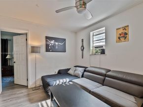 180 NW 59th St, Miami FL 33127