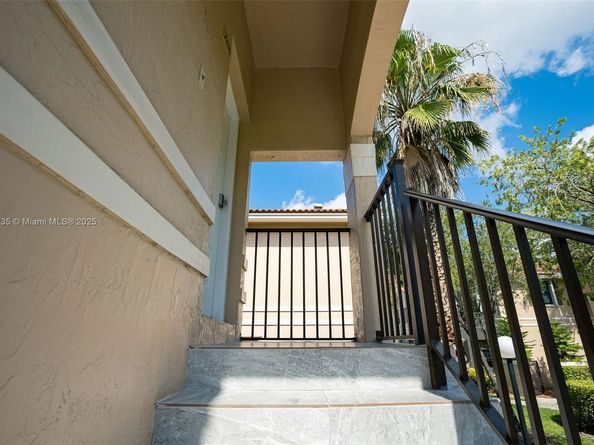 15865 SW 6th Pl 201, Pembroke Pines FL 33027