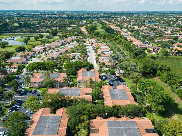 15865 SW 6th Pl 201, Pembroke Pines FL 33027