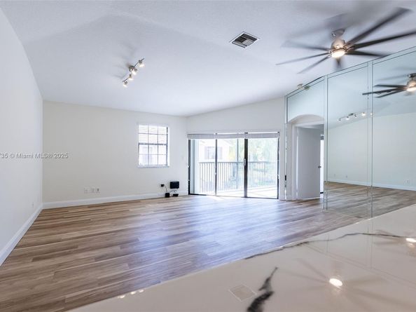 15865 SW 6th Pl 201, Pembroke Pines FL 33027