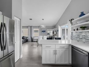 5861 S Sable Cir, Margate FL 33063