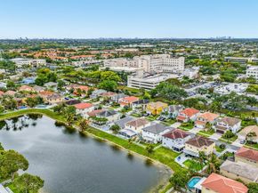 5861 S Sable Cir, Margate FL 33063