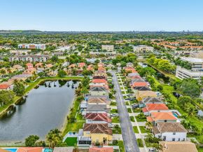 5861 S Sable Cir, Margate FL 33063
