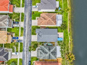 5861 S Sable Cir, Margate FL 33063
