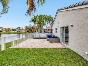 5861 S Sable Cir, Margate FL 33063