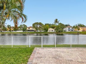 5861 S Sable Cir, Margate FL 33063